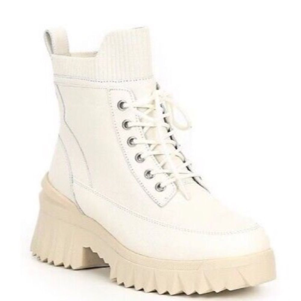 NURTURE Whitney Leather Lug Sole Combat Boot White Cream Lace Up Size 6.5 New